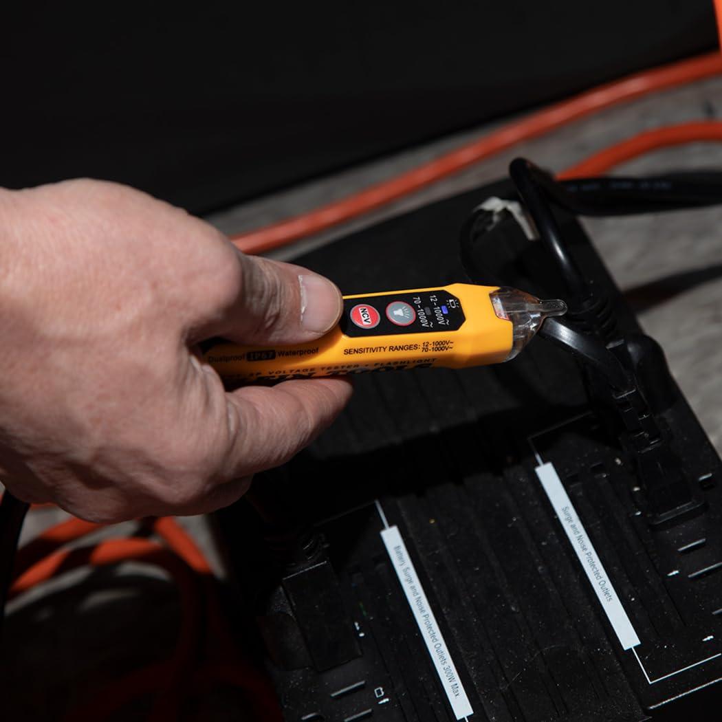 imageKlein Tools RT250KIT NonContact Voltage Tester and GFCI Receptacle Tester with LCD and Flashlight Voltage Electrical Test KitDEVICE