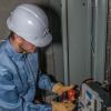 imageKlein Tools Hard Hat NonVented Cap Style Padded SelfWicking OdorResistant Sweatband Tested up to 20kVWhite